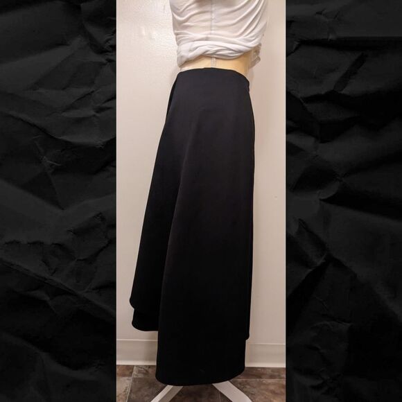 TR Line and Dot Handkerchief skirt - EUC - Picture 7 of 12